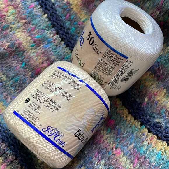 2 skeins of size 30 lace weight crochet cotton white and beige - Picture 4 of 4